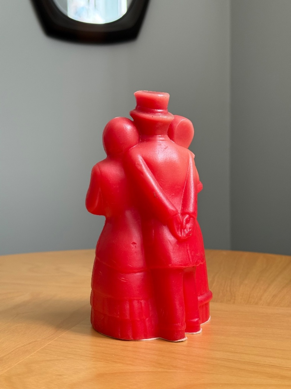 Vintage c1971 Christmas Carollers Decorative 7" Red Wax Candle by AVON - Picture 11 of 11